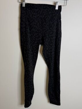 Lululemon In Movement Tight 25" *Everlux Formation Camo Deep Coal size 4